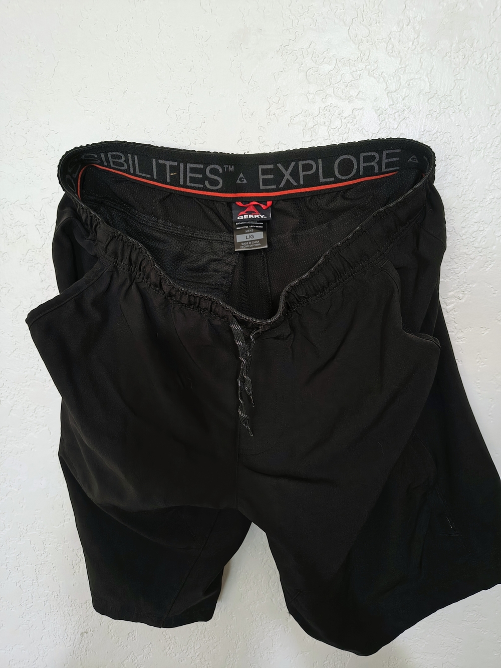 Gerry Men's Large Black Hiking Shorts With Drawstring and Zipper Back Pocket